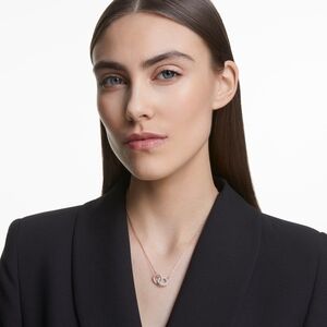 Swarovski Dextera necklace

Intertwined circles, White, Rose gold-tone plated